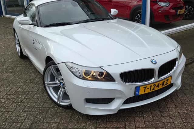 BMW Z4 (2012) thumbnail 3
