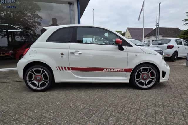 Abarth 500 (2019) thumbnail 3