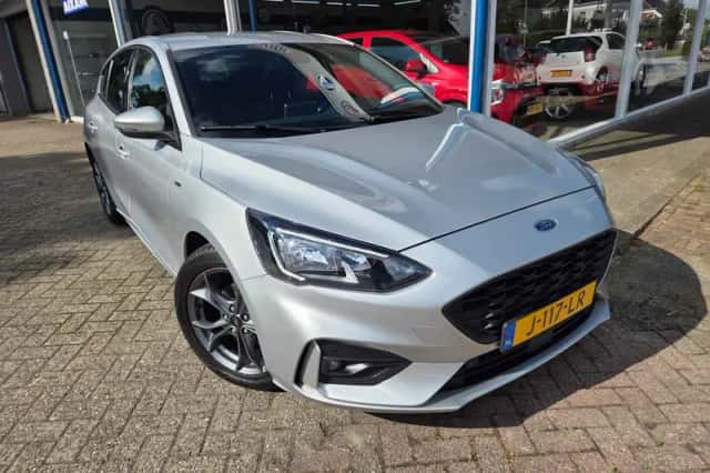 Ford Focus (2019) thumbnail 2
