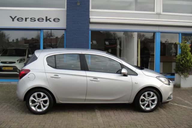 Opel Corsa (2018) thumbnail 2