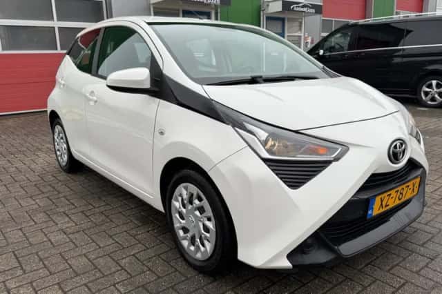 Toyota Aygo (2019) thumbnail 2