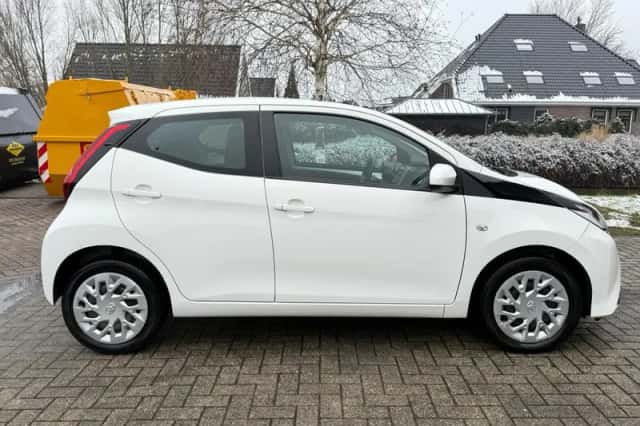 Toyota Aygo (2019) thumbnail 5