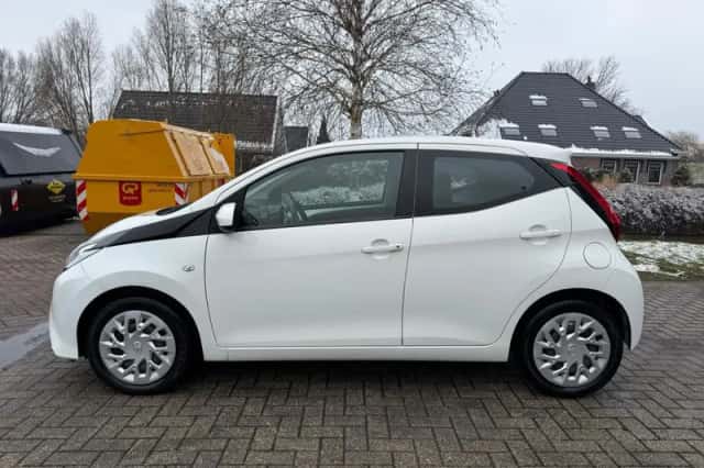 Toyota Aygo (2019) thumbnail 6
