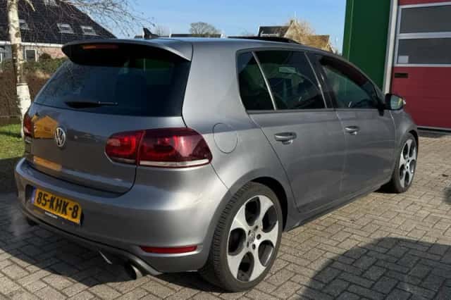 Volkswagen Golf (2009) thumbnail 3