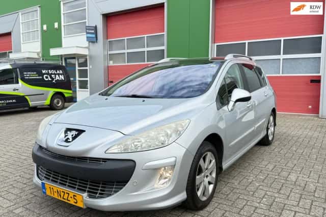 Peugeot 308 (2011) thumbnail 1