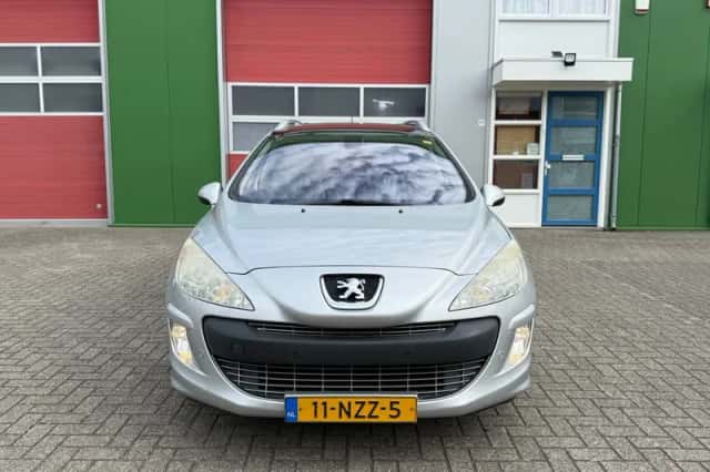 Peugeot 308 (2011) thumbnail 2