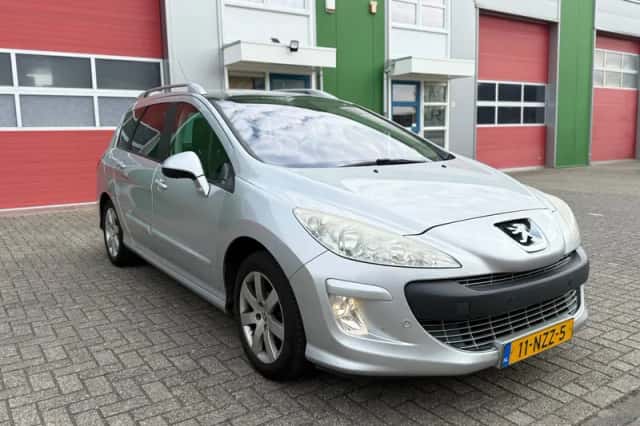 Peugeot 308 (2011) thumbnail 3