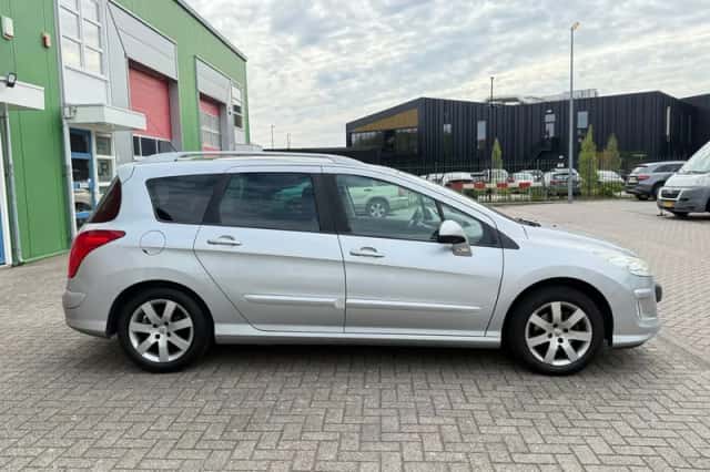 Peugeot 308 (2011) thumbnail 5