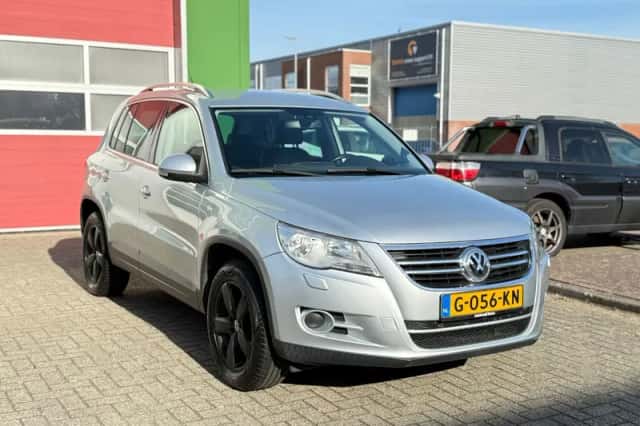 Volkswagen Tiguan (2010) thumbnail 3