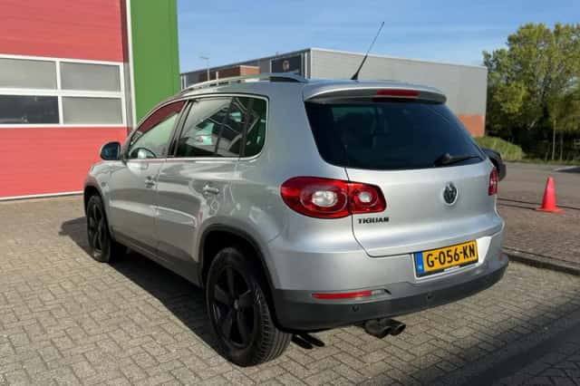 Volkswagen Tiguan (2010) thumbnail 4
