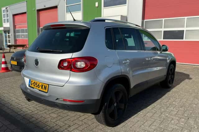 Volkswagen Tiguan (2010) thumbnail 6
