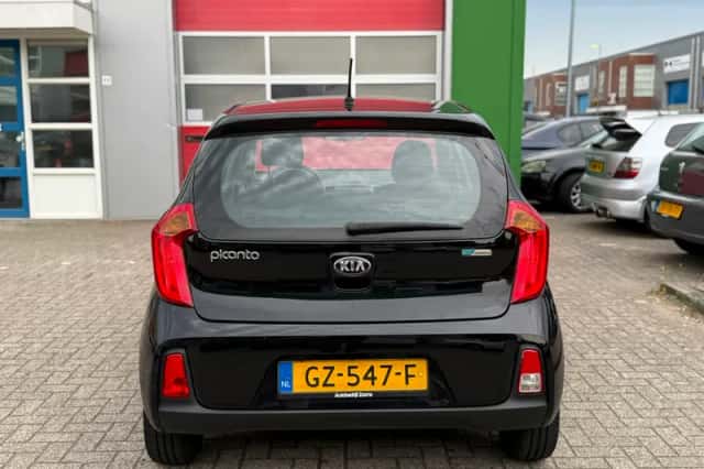 Kia Picanto (2016) thumbnail 5