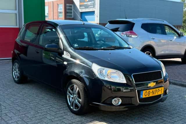 Chevrolet Aveo (2010) thumbnail 3