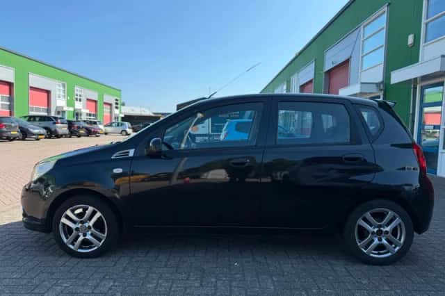 Chevrolet Aveo (2010) thumbnail 4
