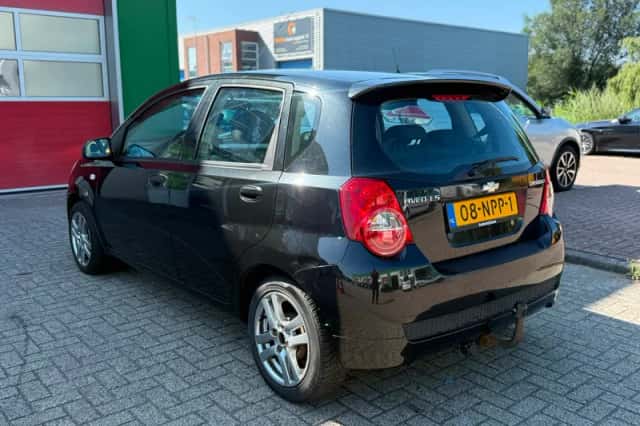 Chevrolet Aveo (2010) thumbnail 6