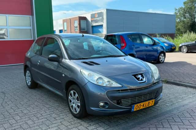 Peugeot 206 (2010) thumbnail 3