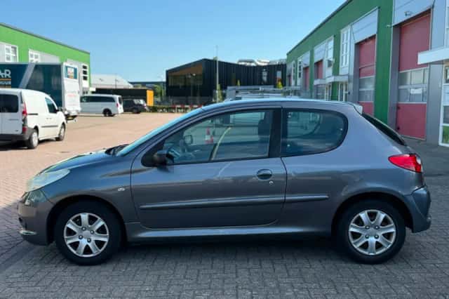 Peugeot 206 (2010) thumbnail 5