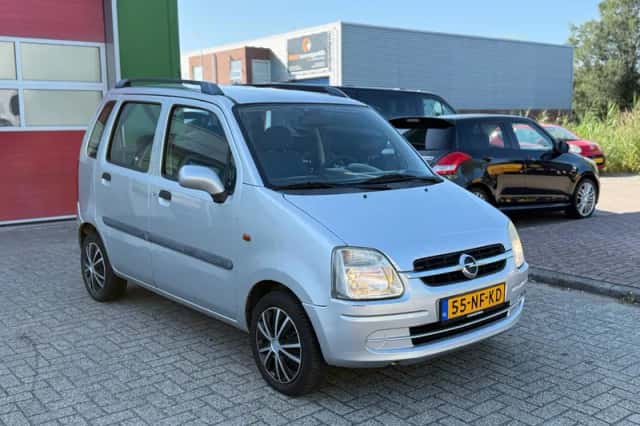 Opel Agila (2003) thumbnail 3