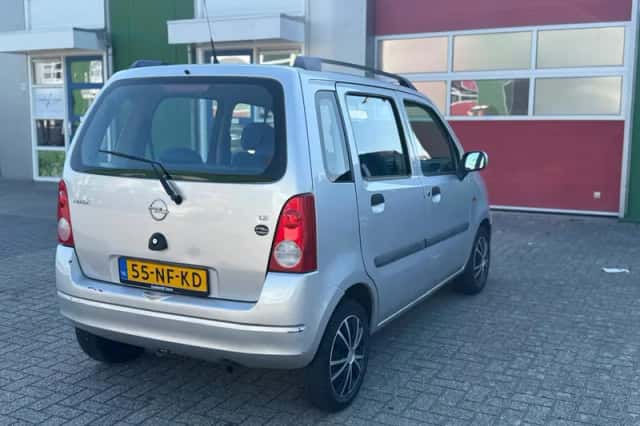 Opel Agila (2003) thumbnail 4
