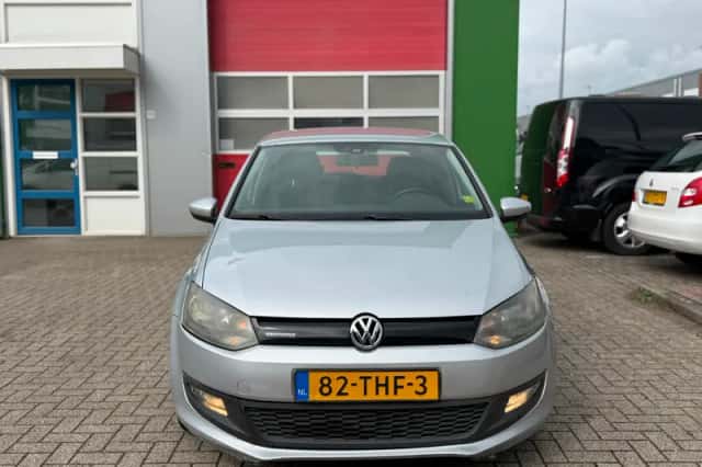 Volkswagen Polo (2012) thumbnail 2