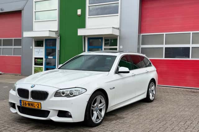 BMW 5-Serie (2010) thumbnail 1
