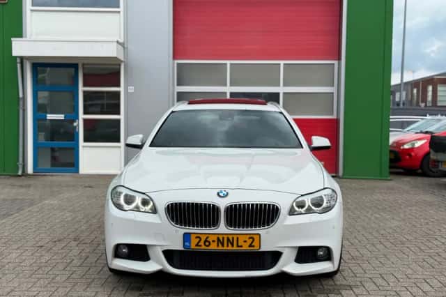 BMW 5-Serie (2010) thumbnail 2