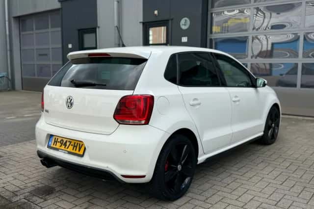 Volkswagen Polo (2011) thumbnail 4