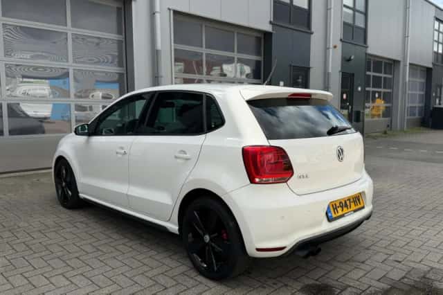 Volkswagen Polo (2011) thumbnail 5