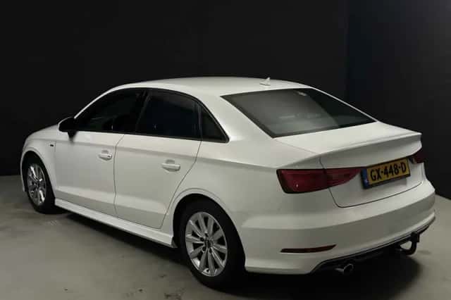 Audi A3 (2015) thumbnail 4