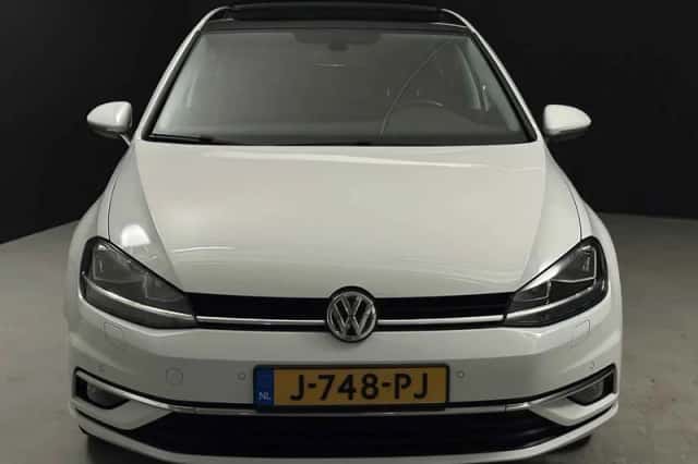 Volkswagen Golf (2017) thumbnail 4