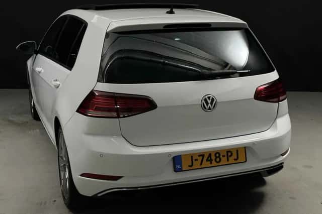 Volkswagen Golf (2017) thumbnail 5