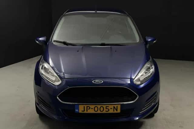 Ford Fiesta (2016) thumbnail 4