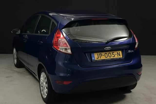 Ford Fiesta (2016) thumbnail 5