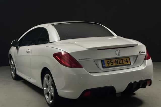 Peugeot 308 (2011) thumbnail 5