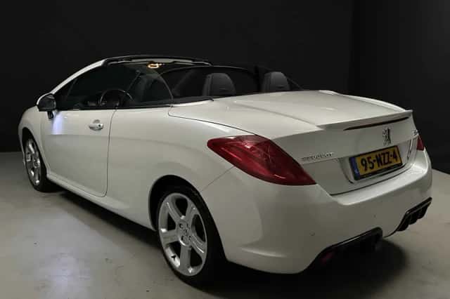 Peugeot 308 (2011) thumbnail 6