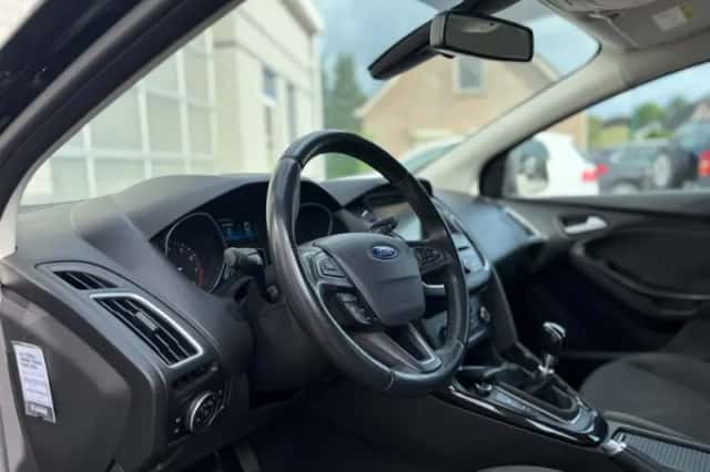 Ford Focus (2017) thumbnail 3