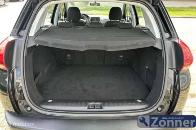 Peugeot 2008 (2016) thumbnail 6