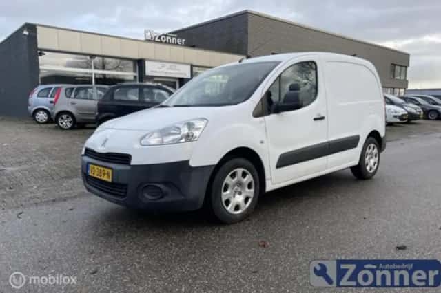 Peugeot Partner (2013) thumbnail 2