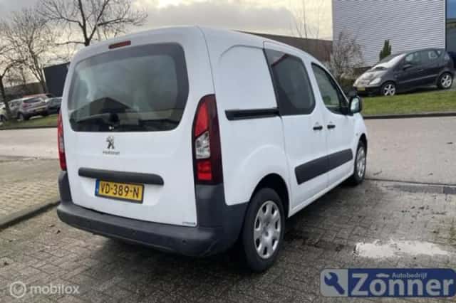 Peugeot Partner (2013) thumbnail 3