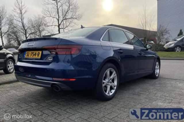 Audi A4 (2018) thumbnail 3