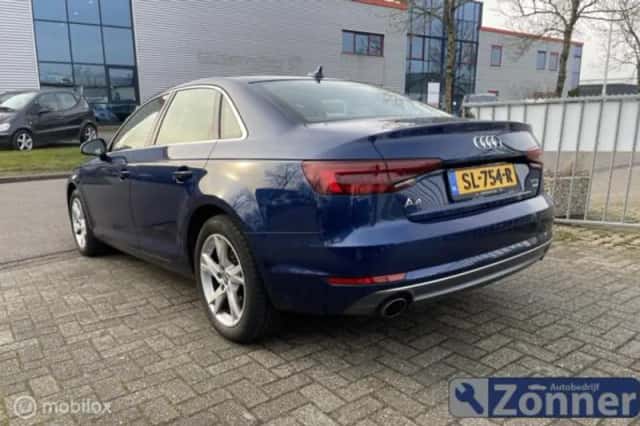 Audi A4 (2018) thumbnail 4