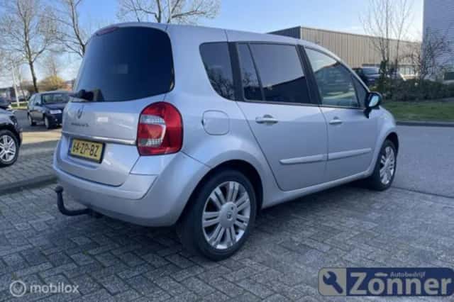 Renault Modus (2008) thumbnail 2