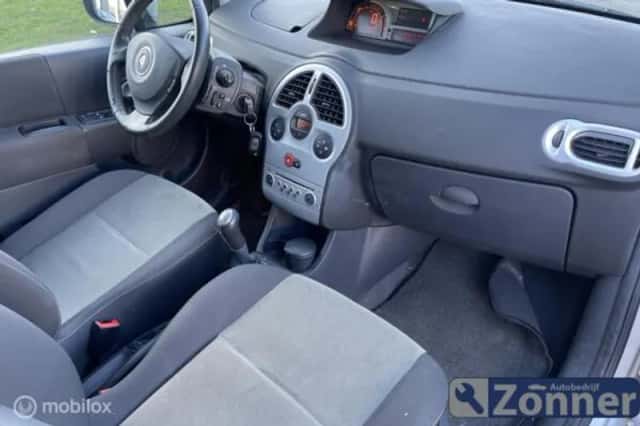 Renault Modus (2008) thumbnail 4
