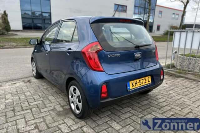 Kia Picanto (2016) thumbnail 4