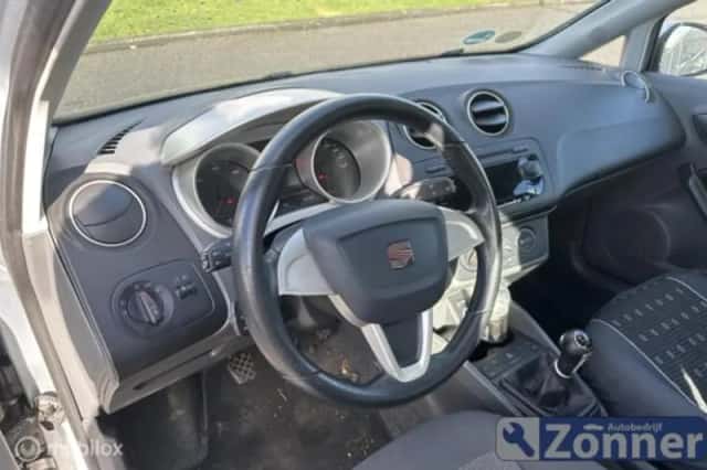 SEAT Ibiza (2011) thumbnail 5