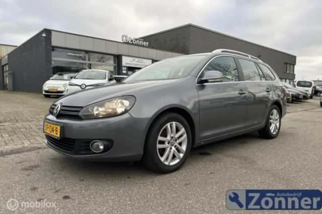 Volkswagen Golf (2010) thumbnail 2