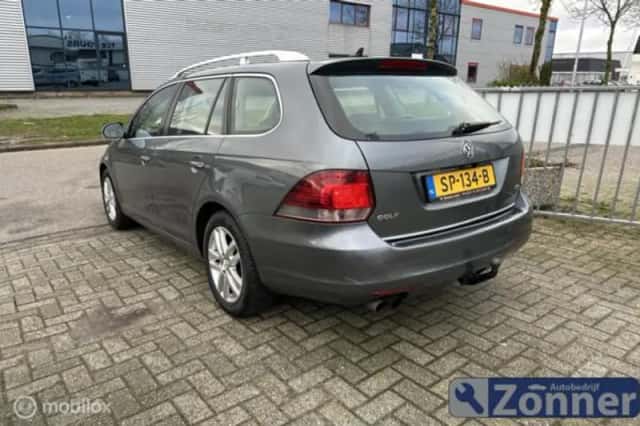 Volkswagen Golf (2010) thumbnail 4