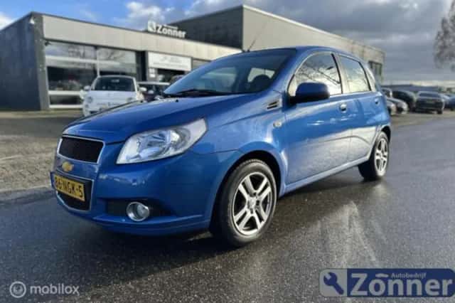 Chevrolet Aveo (2010) thumbnail 2