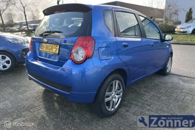 Chevrolet Aveo (2010) thumbnail 3