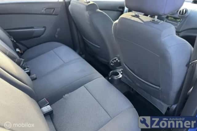 Chevrolet Aveo (2010) thumbnail 6